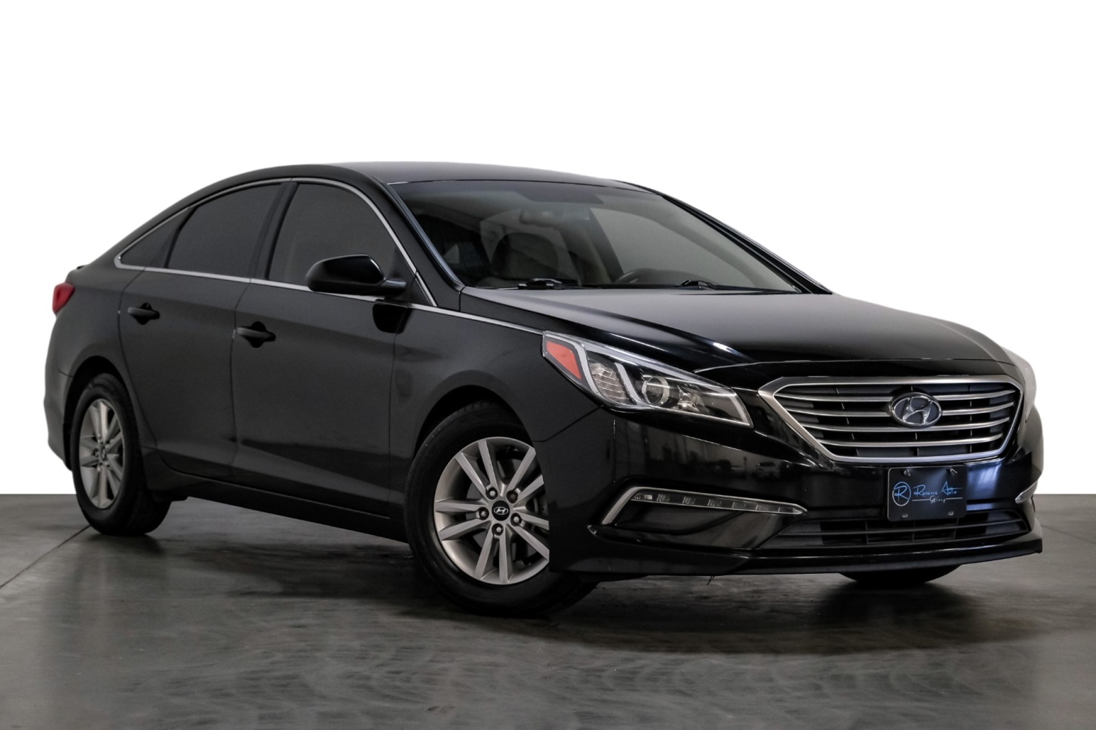 2015 Hyundai Sonata 2.4L SE PopularPkg CargoPkg BackUpCam Alloys 4