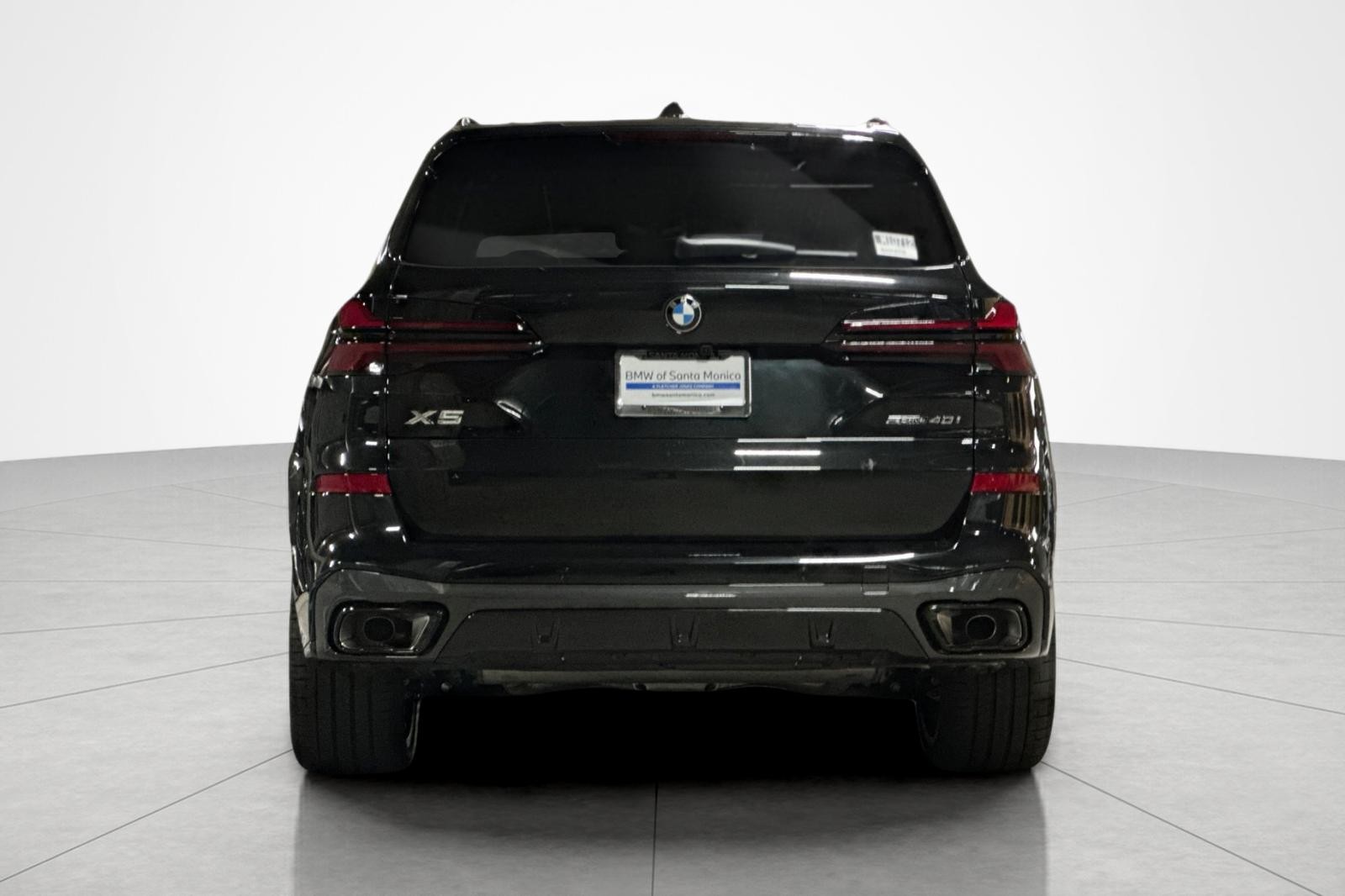 New 2026 Black Sapphire Metallic BMW sDrive40i image 4