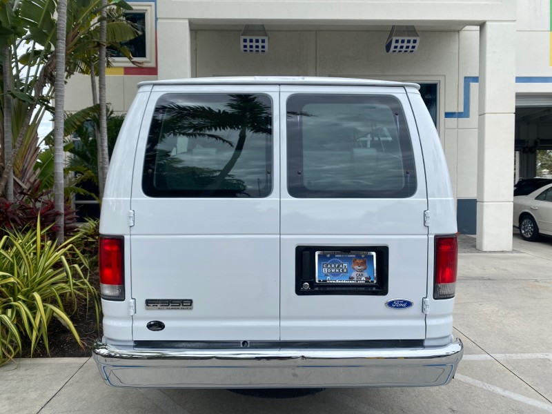 2008 Ford Econoline Wagon XLT 15 PASSENGERS E350 CLEAN in , 