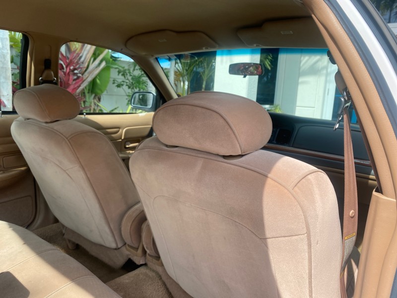 1995 Ford Crown Victoria LOW MILES 43,331 in , 
