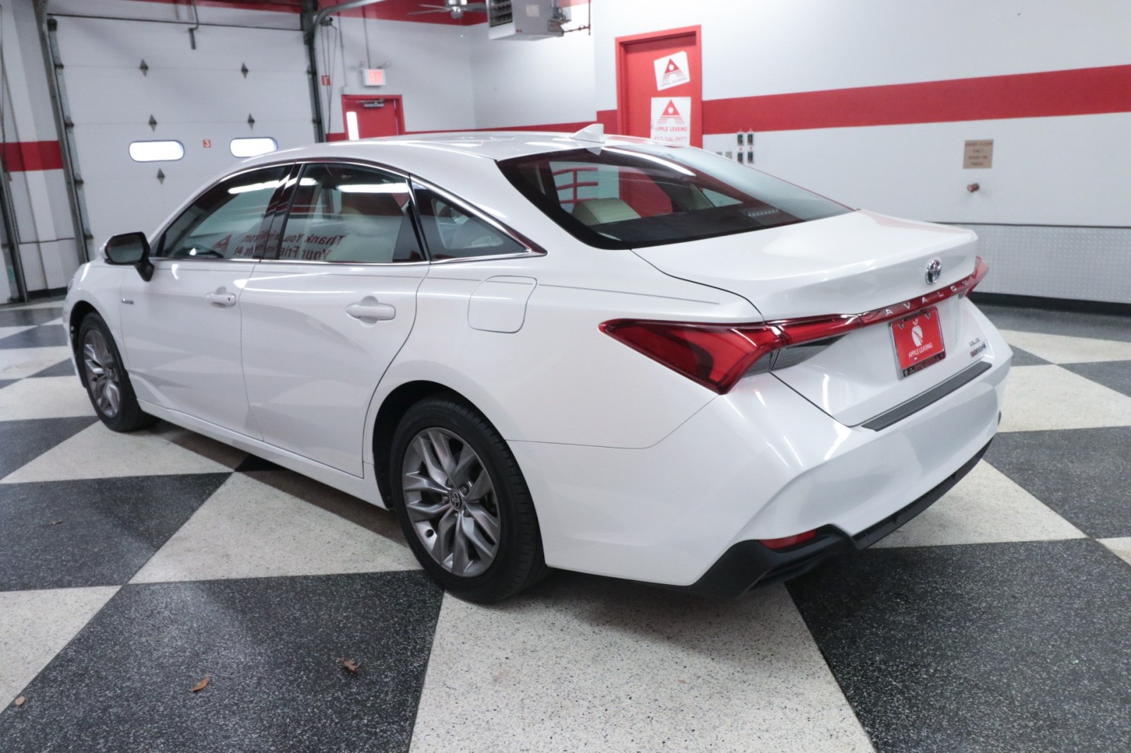 Used Car 2021 Toyota Avalon  Hybrid Xle For Sale Under $30,000 In Austin, Texas