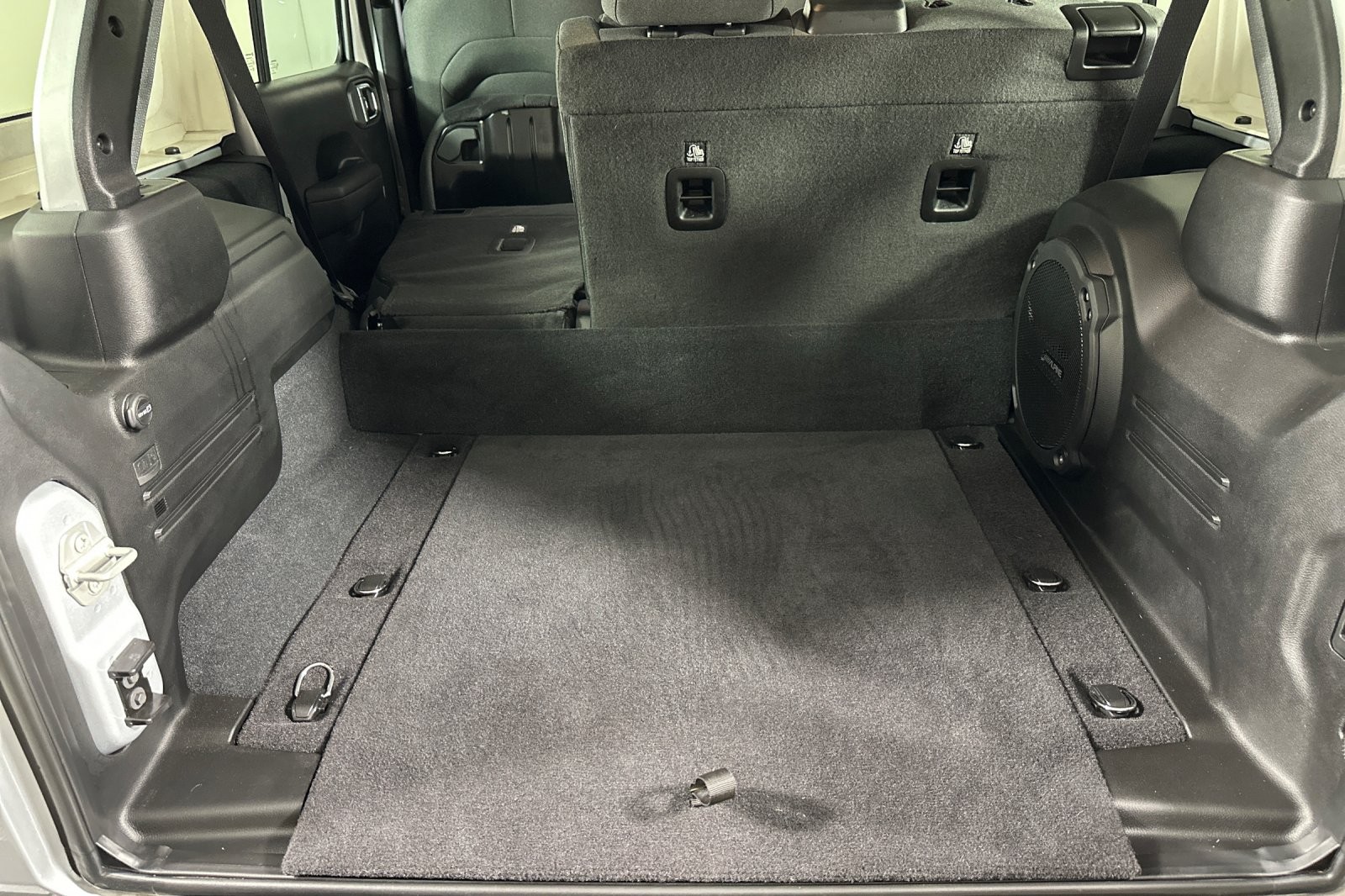 Used 2024 SILVER Jeep Sport S image 14