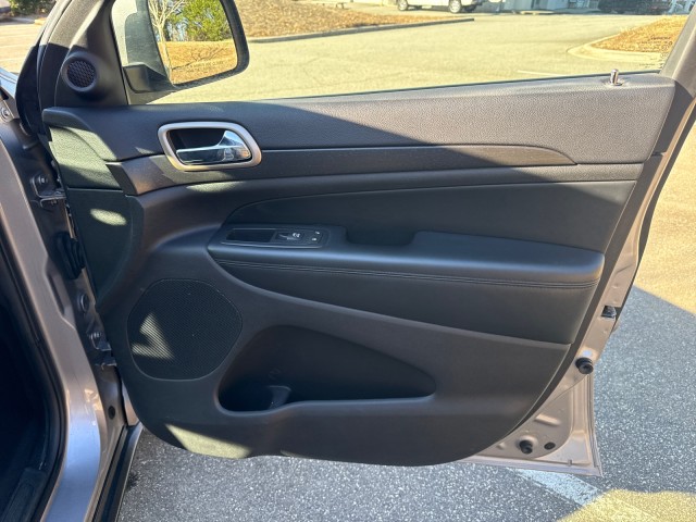 JeepGrand Cherokee36