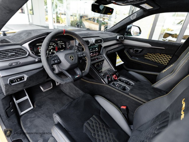 2023 Lamborghini Urus Performante in , 