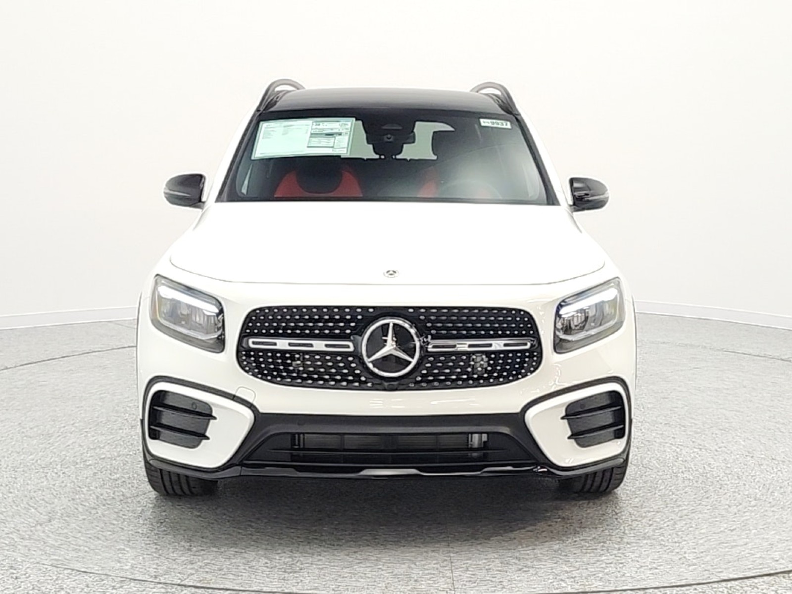 New 2026 Polar White Mercedes-Benz GLB 250 SUV image 2