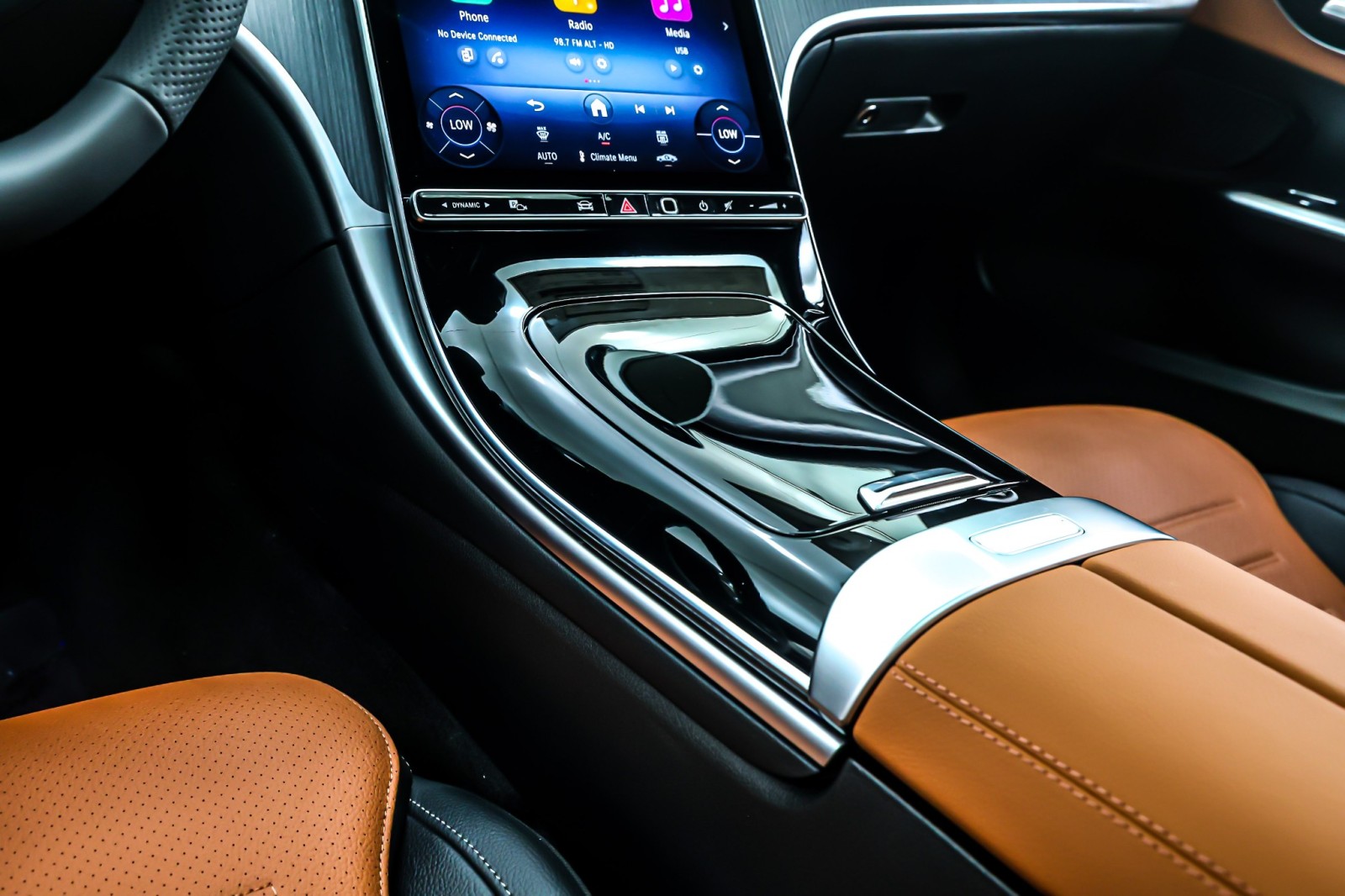 New 2026 Polar White Mercedes-Benz C 300 image 6