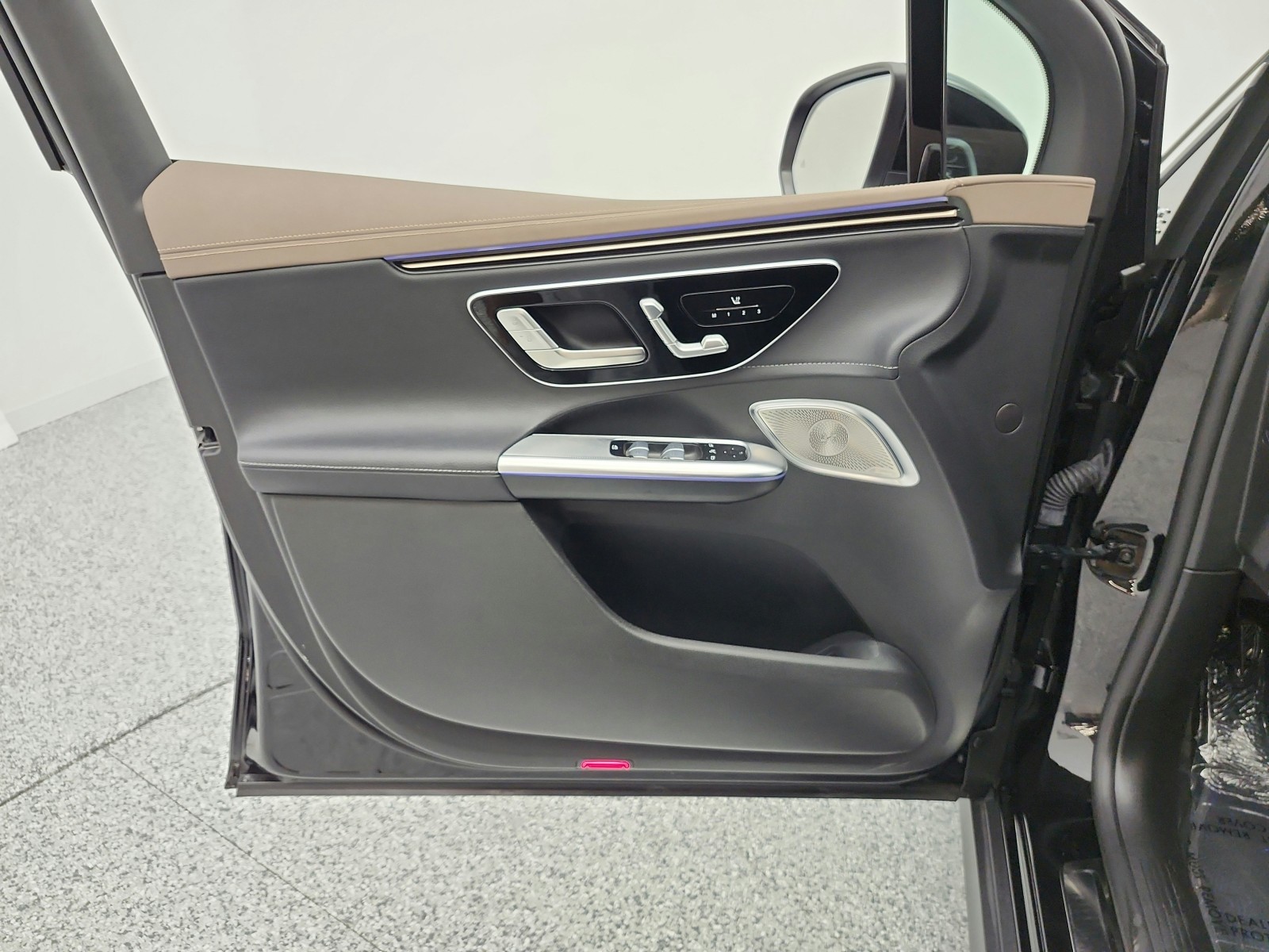 Used 2023 Obsidian Black Metallic Mercedes-Benz EQE 350+ SUV image 15