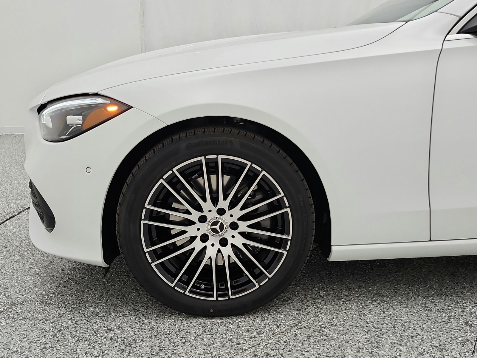 New 2026 MANUFAKTUR Moonlight White Metallic Mercedes-Benz C 300 Sedan image 13