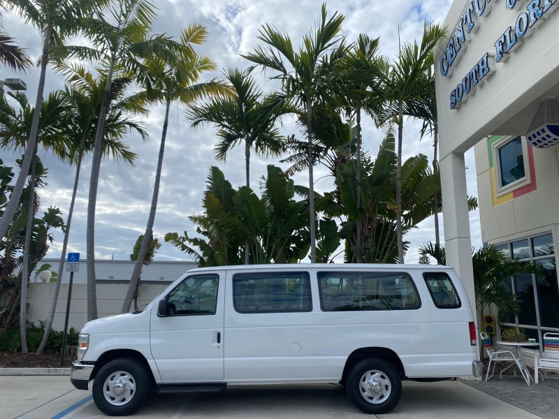 2008 Ford Econoline Wagon XLT 15 PASSENGERS E350 CLEAN in , 