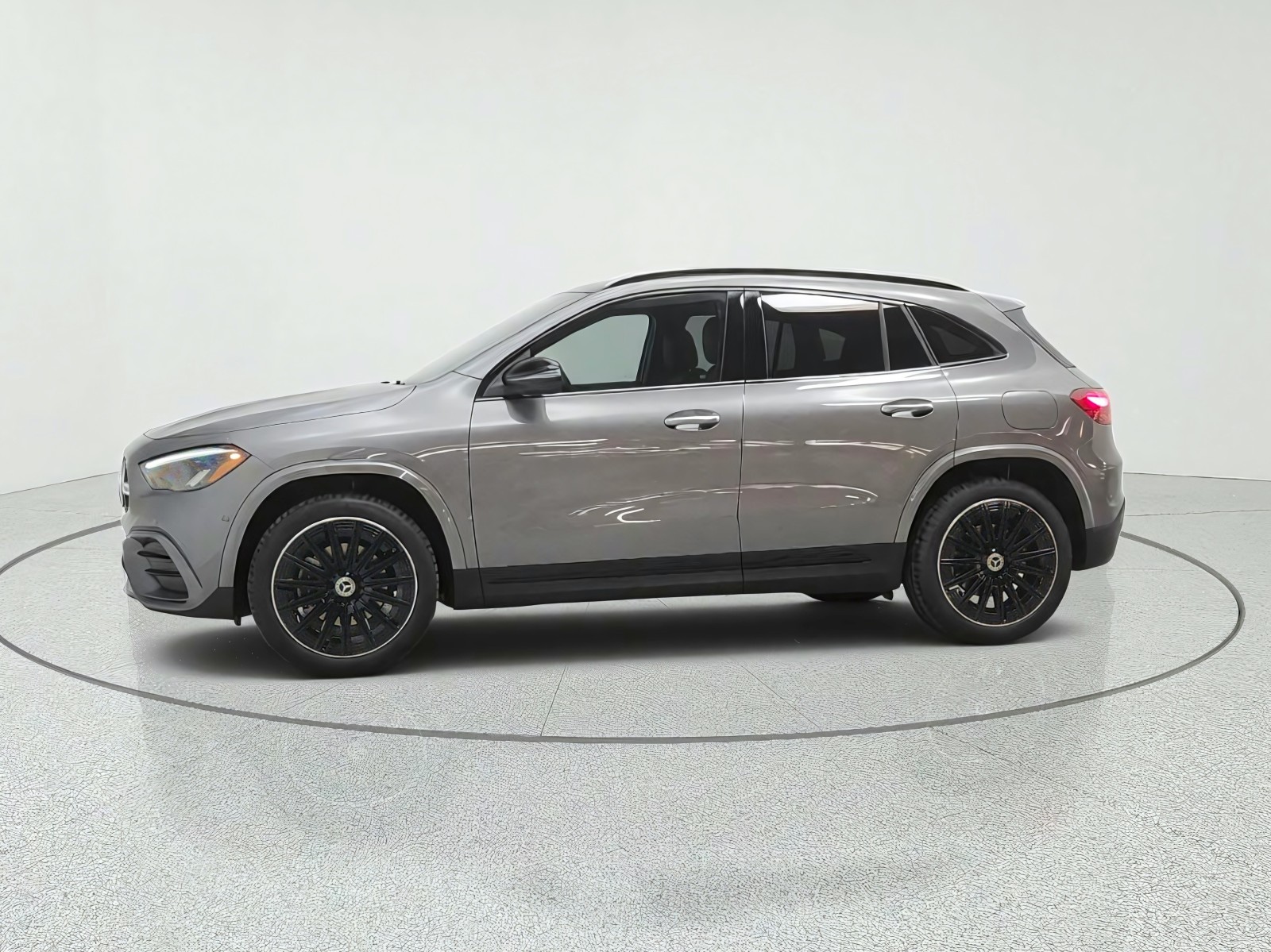 New 2026 Mountain Grey Metallic Mercedes-Benz GLA 250 SUV image 8