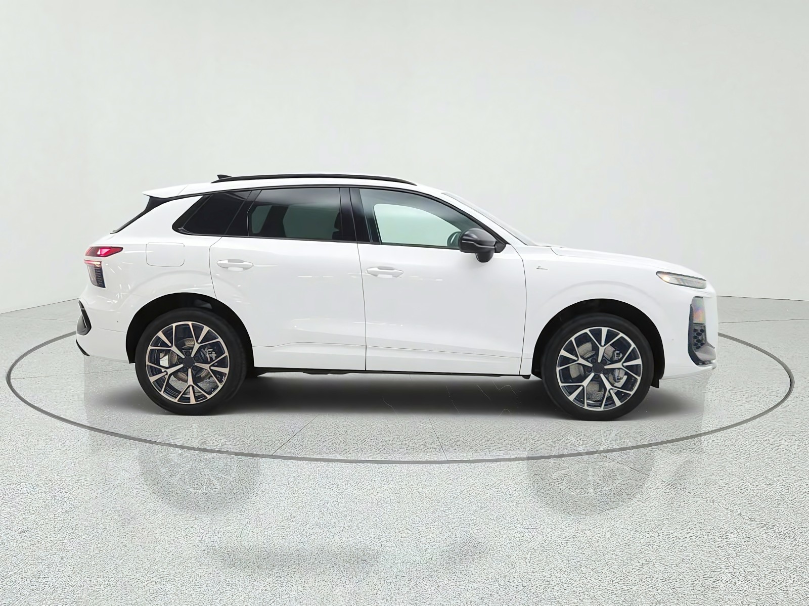 New 2026 Arkona White Audi S line quattro image 4