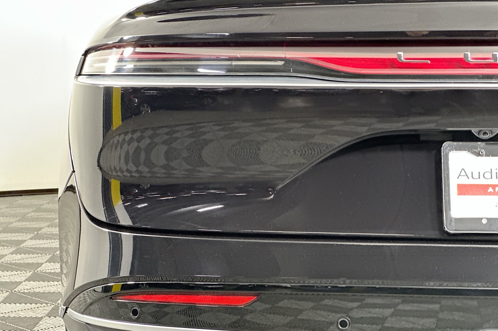 Used 2022 Infinite Black Lucid Grand Touring image 17