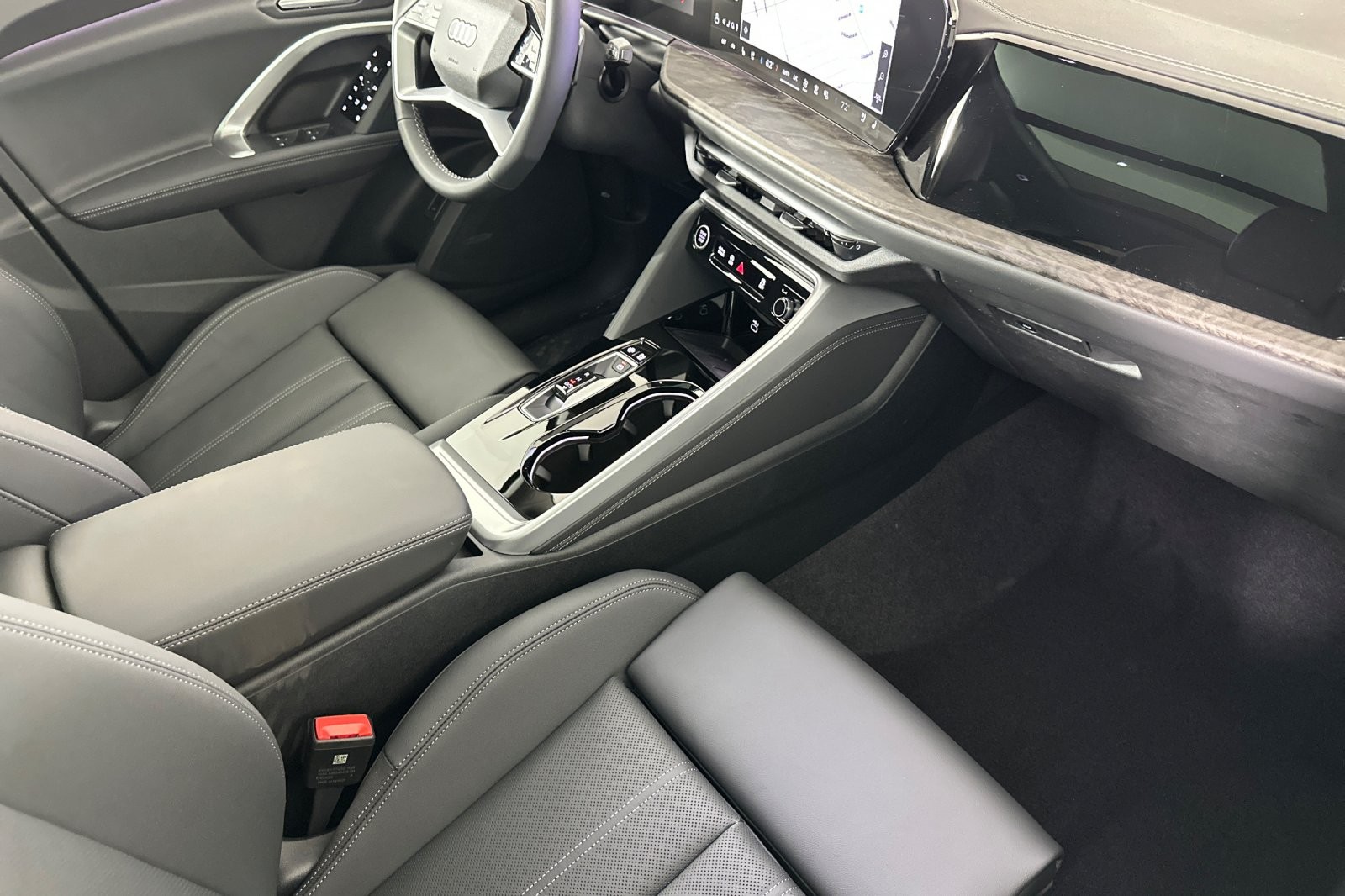 New 2025 Glacier White Metallic Audi Premium Plus 2.0 TFSI quattro image 15