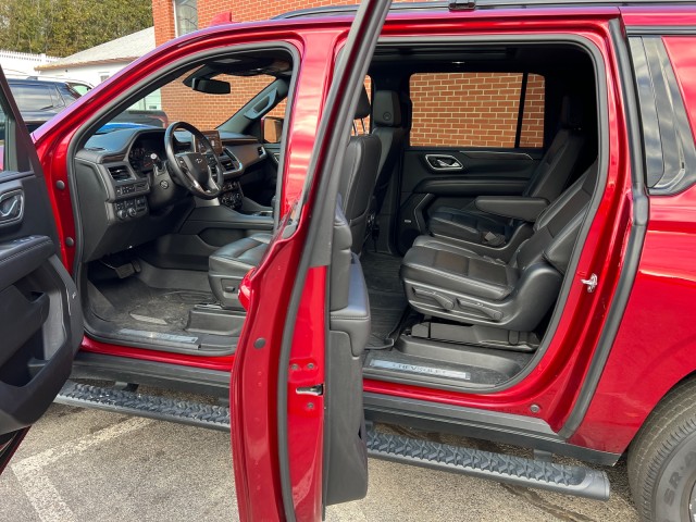 2021 Chevrolet Suburban Z71 Signature Pkg with Center Buckets 14