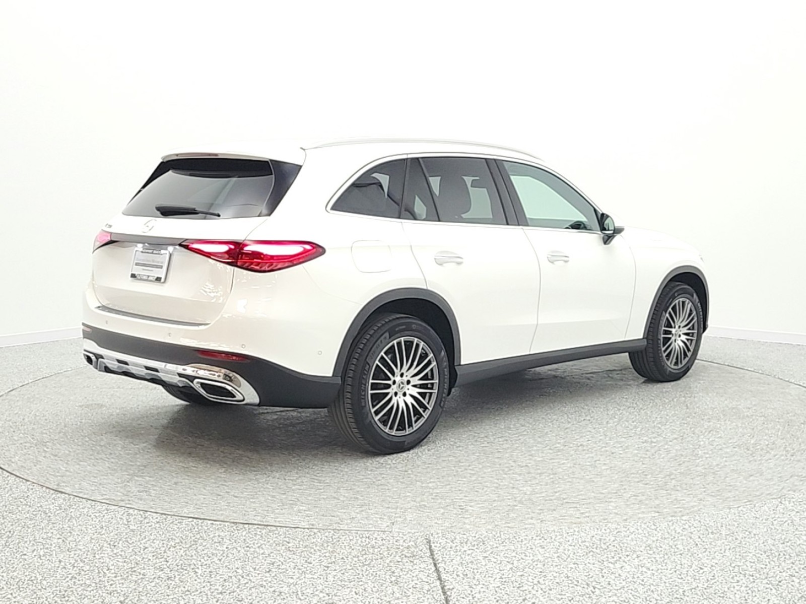Certified Used 2025 Polar White Mercedes-Benz GLC 300 SUV image 6