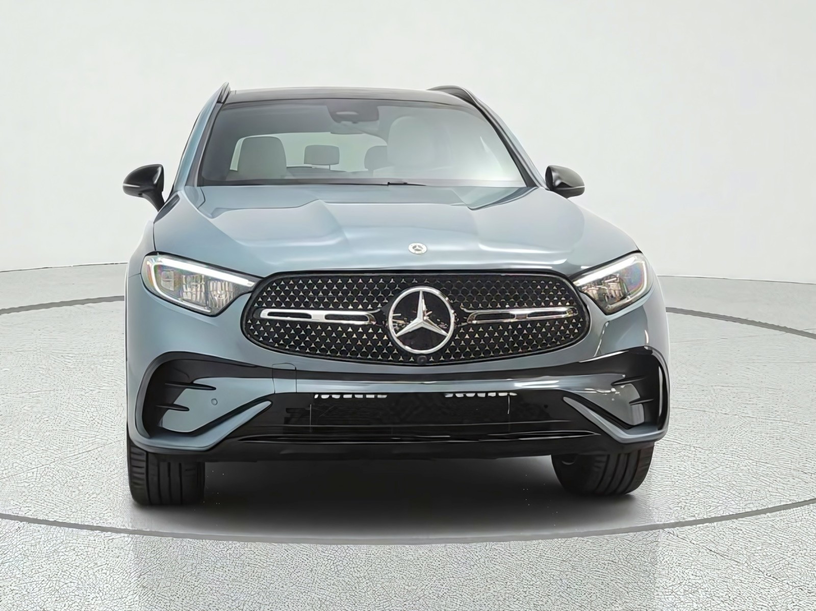 New 2027 Verde Silver Metallic Mercedes-Benz GLC 300 SUV image 2