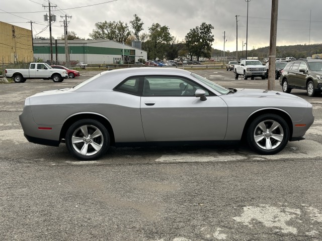 2016 Dodge Challenger SXT 2