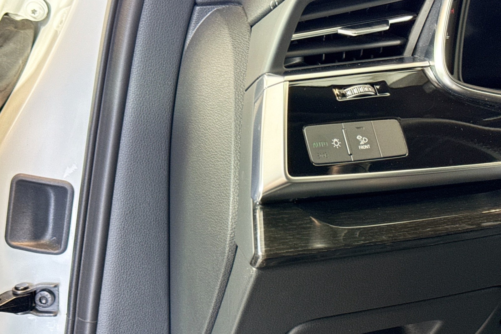 Used 2025 Carrara White Audi Premium Plus image 10