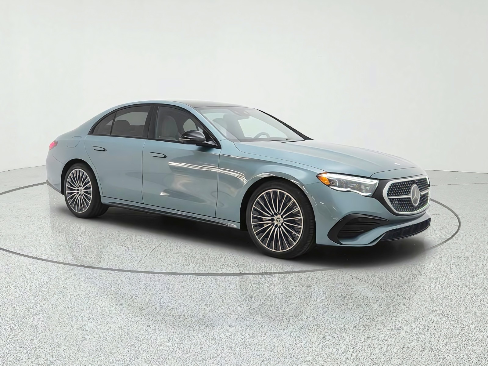 New 2027 Verde Silver Metallic Mercedes-Benz E 450 4MATIC® Sedan image 3