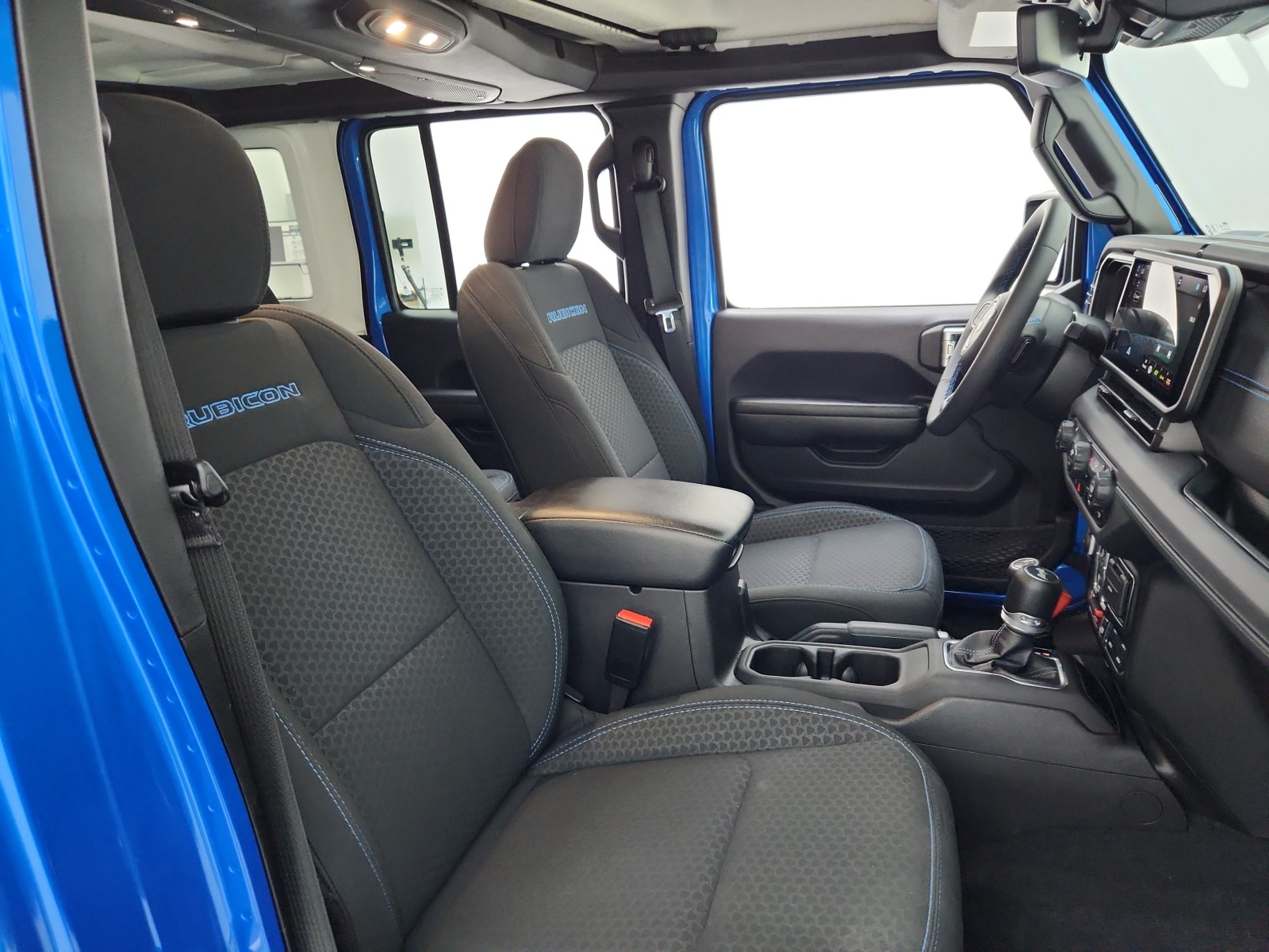 Used 2024 Hydro Blue Pearlcoat Jeep Rubicon image 28