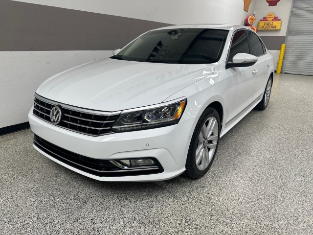 2017 Volkswagen Passat 1.8T SEL Premium in , 