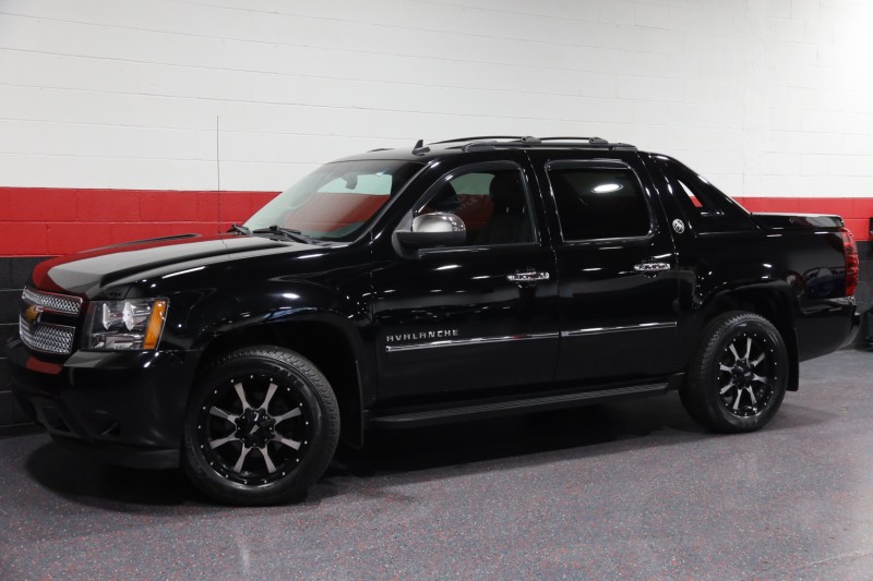 2013 Chevrolet Avalanche LTZ 4WD Black Diamond Edition 4dr Suv in , 