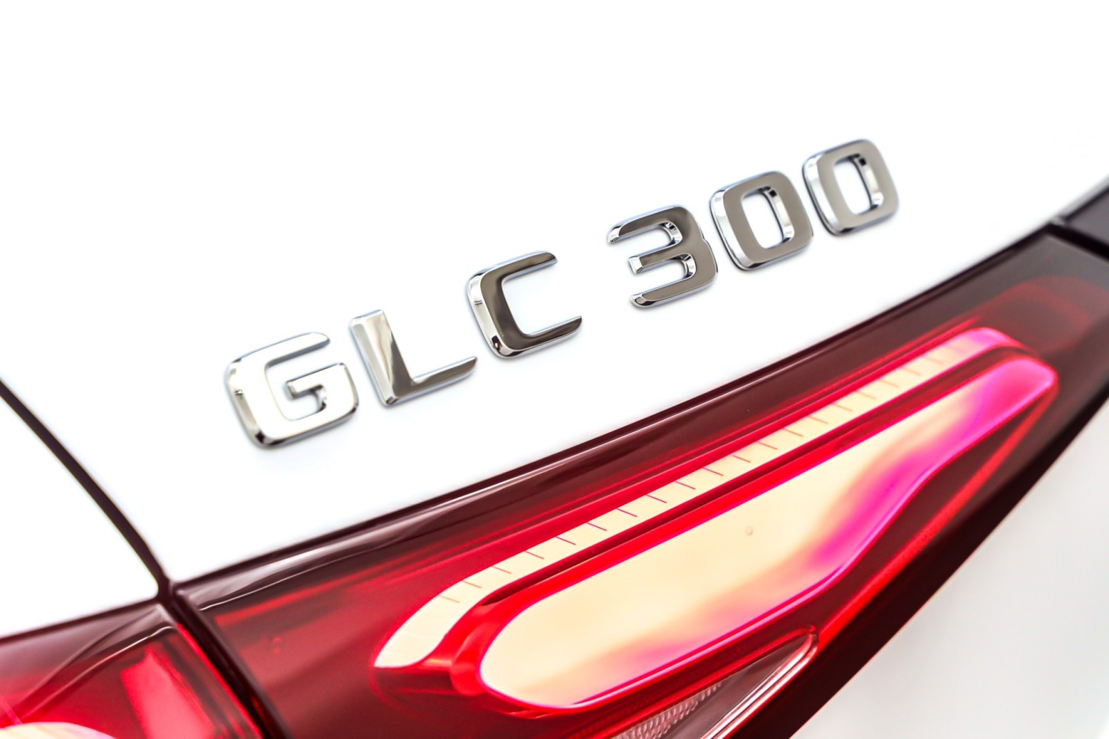 New 2026 Polar White Mercedes-Benz GLC 300 SUV image 9