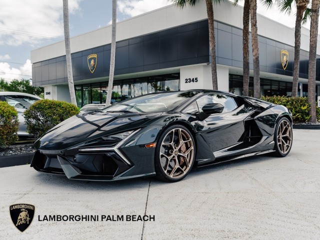 Lamborghini Revuelto