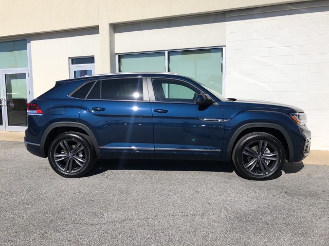 New 2021 Volkswagen Atlas Cross Sport V6 SE with Technology R-Line with ...