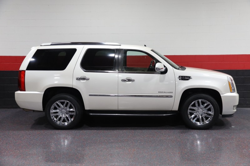 2011 Cadillac Escalade AWD 4dr Suv in , 