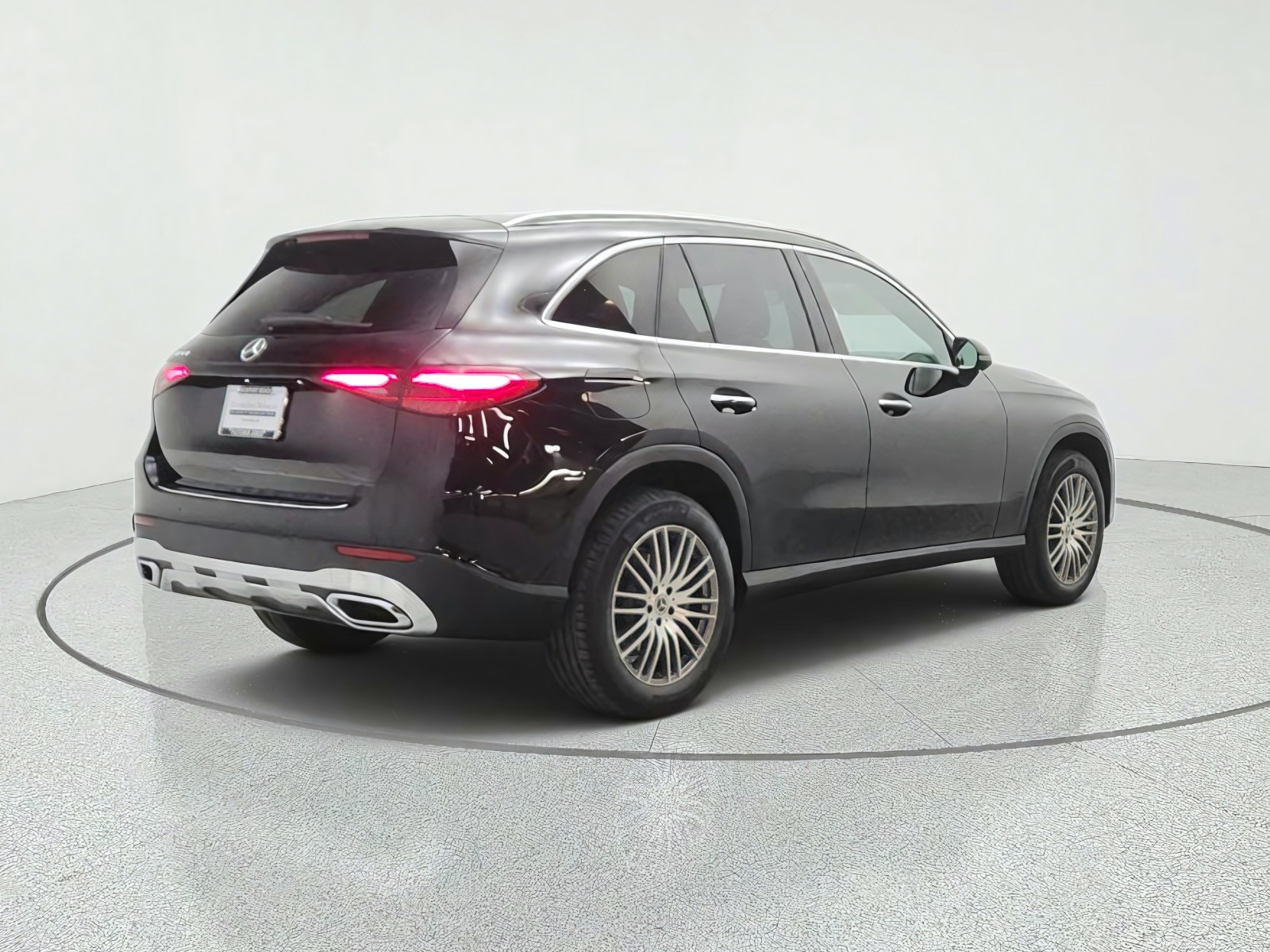 New 2027 Obsidian Black Metallic Mercedes-Benz GLC 300 SUV image 5