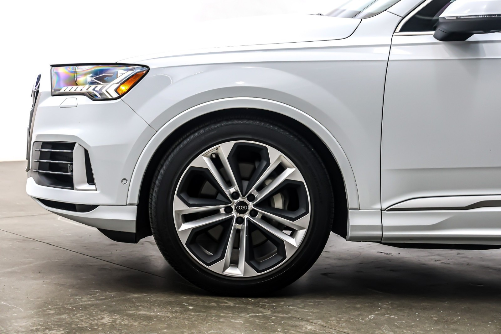 Used 2023 Glacier White Metallic Audi Prestige 55 TFSI quattro image 11