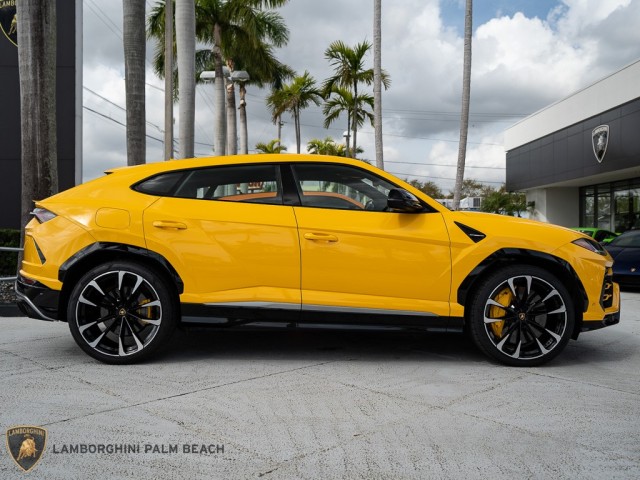 2021 Lamborghini Urus  in , 