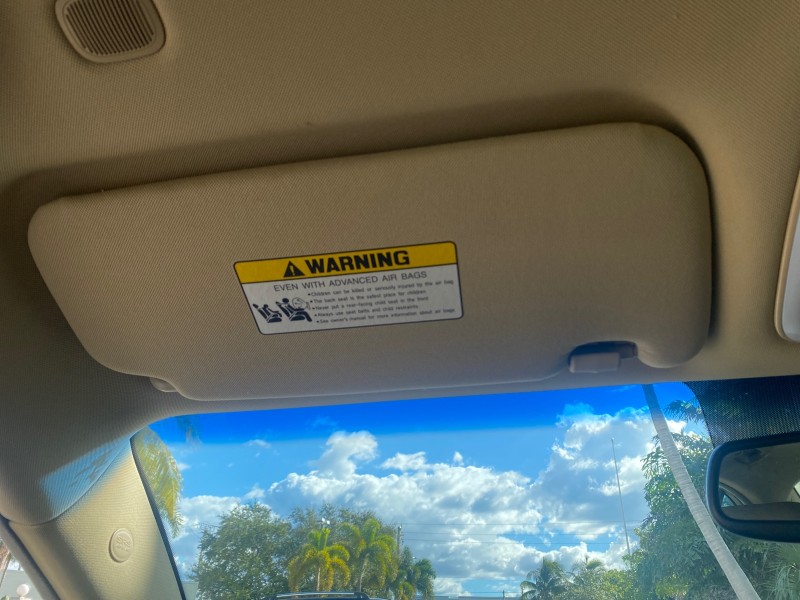 2013 Hyundai Genesis 3.8L LOW MILES 33,576 in , 