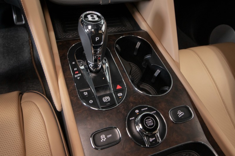 2024 Bentley Bentayga EWB Bentayga EWB Azure ($281,000 MSRP) *1-OWNER* in , 