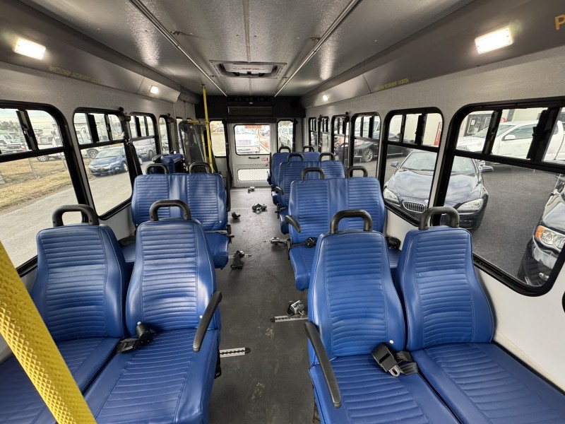 2015 Ford E-450 Passenger & Wheelchair Lift Bus in , 
