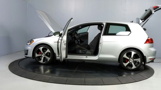 2015 Volkswagen Golf GTI SE 12