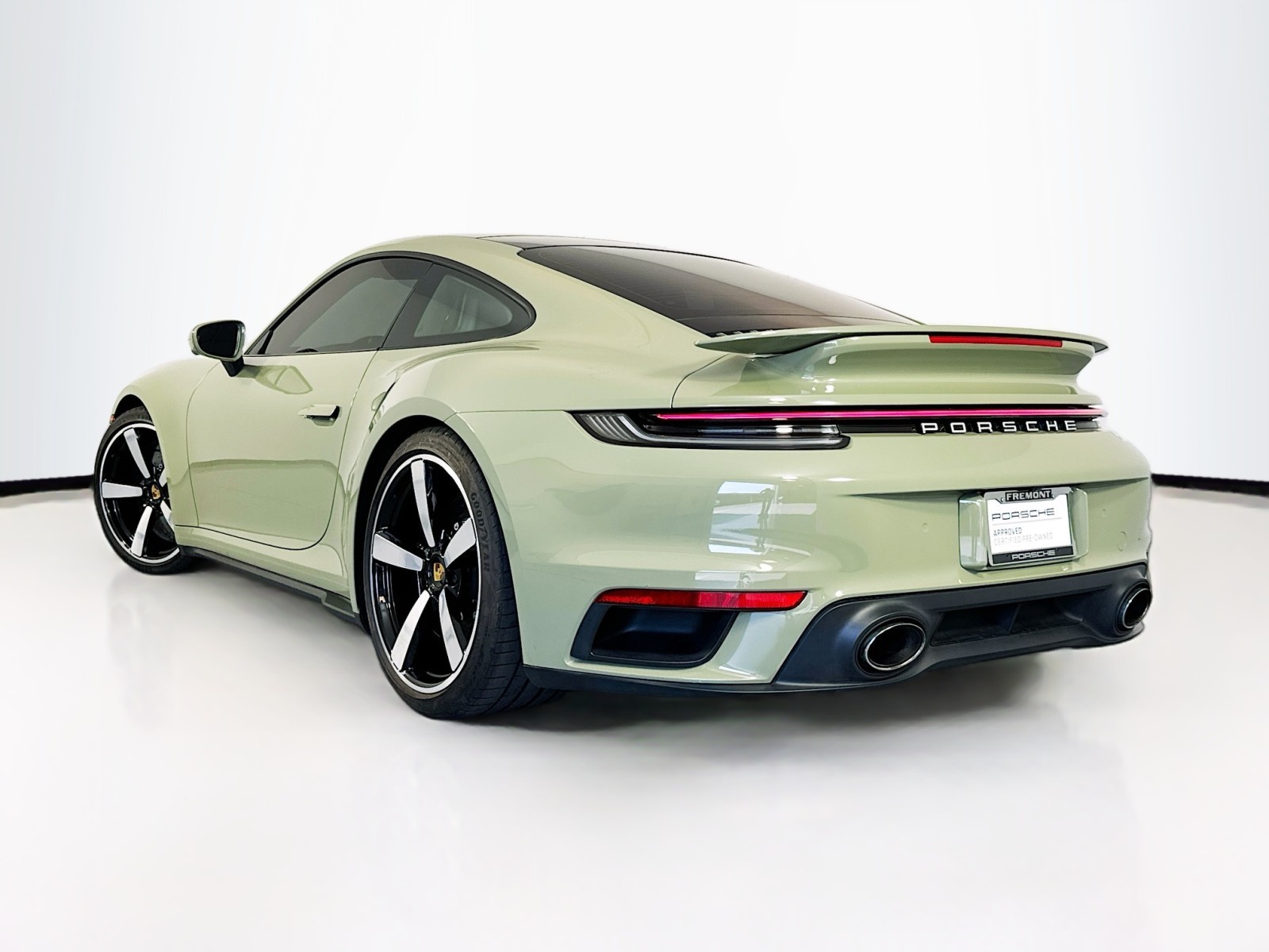 2022 Porsche 911 Turbo S 7