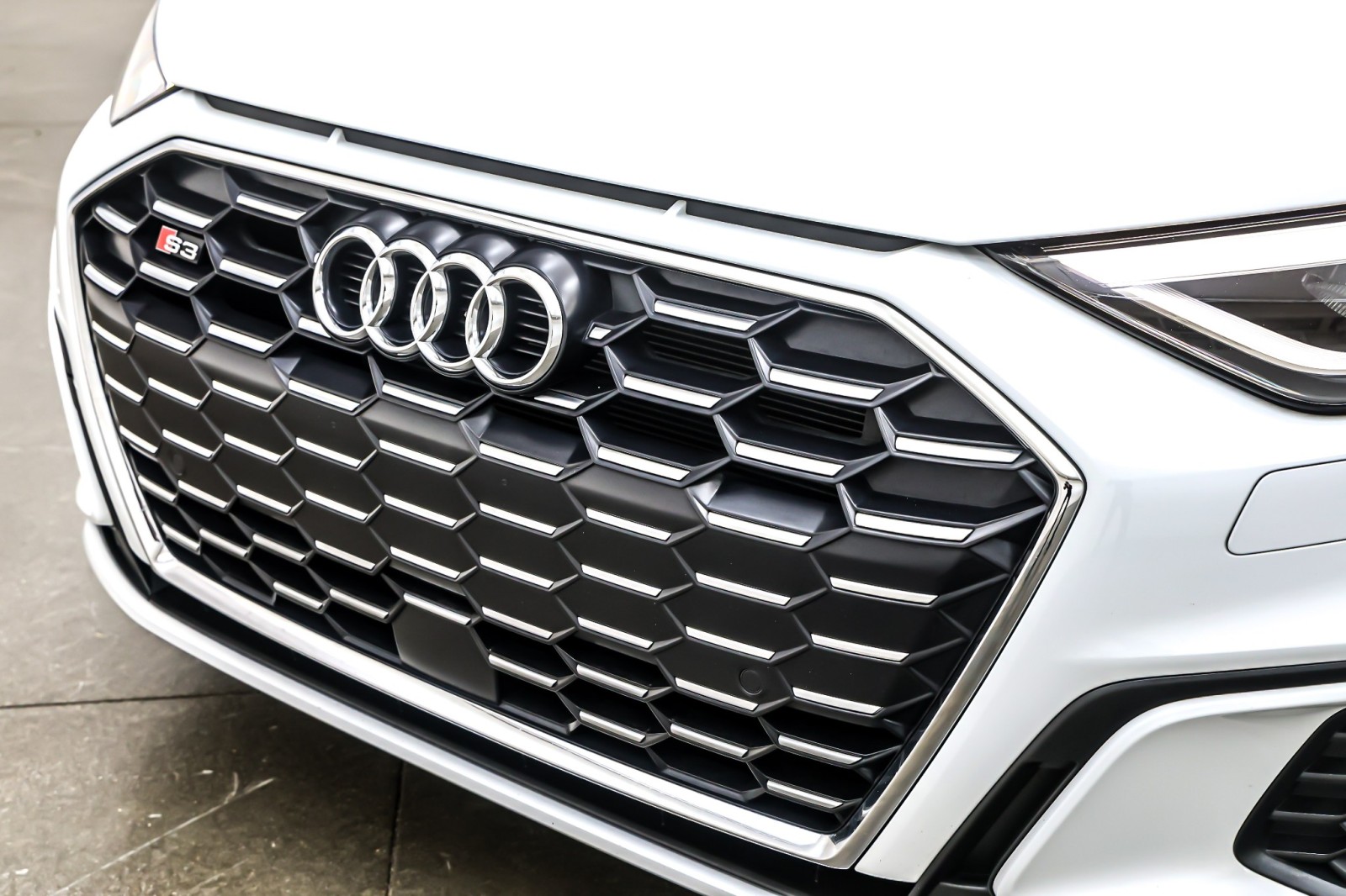 Used 2023 Glacier White Metallic Audi Premium Plus 2.0 TFSI quattro image 14