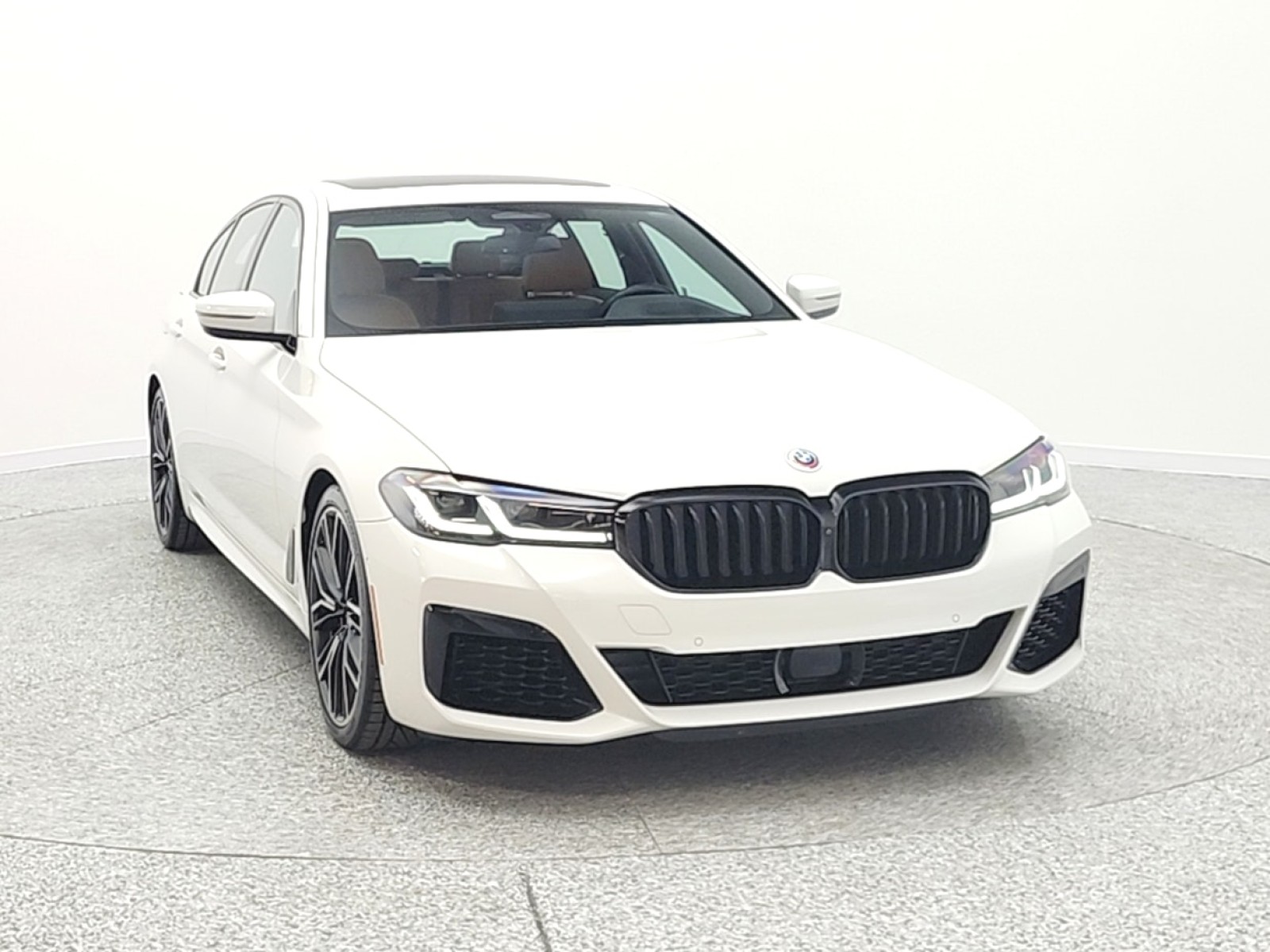 Used 2023 Alpine White BMW M550i xDrive Sedan image 3