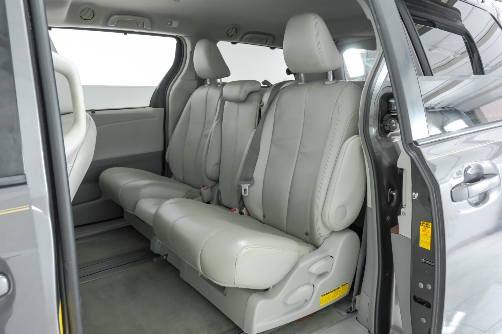 2013 Toyota Sienna XLE 8 PASSENGER SUNROOF LEATHER HEATED SEATS REAR  39