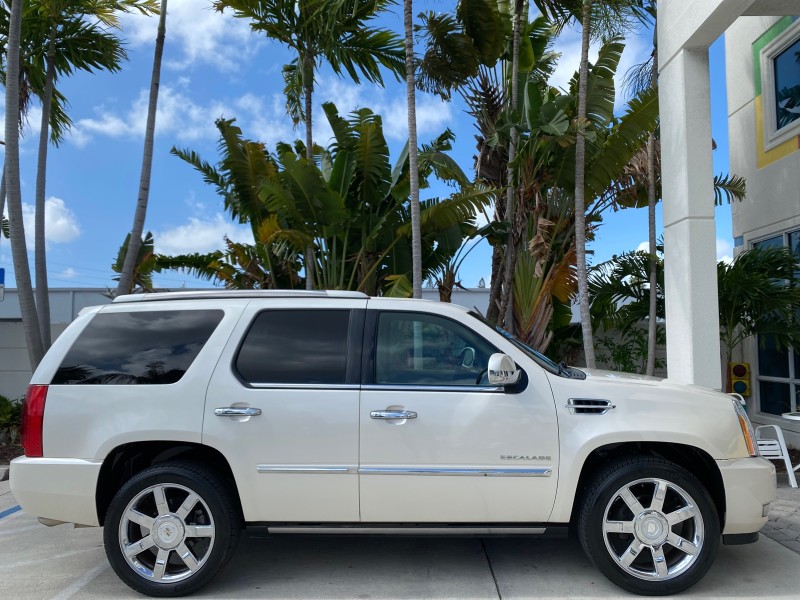 2010 Cadillac Escalade SUNROOF NAV Premium LOW MILES 66,933 in ,