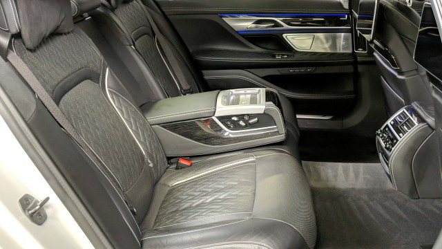 2021 BMW 750i xDrive $129,045 MSRP! Rear Tv\'s/ Recliners Bowers Sound M Sport 26