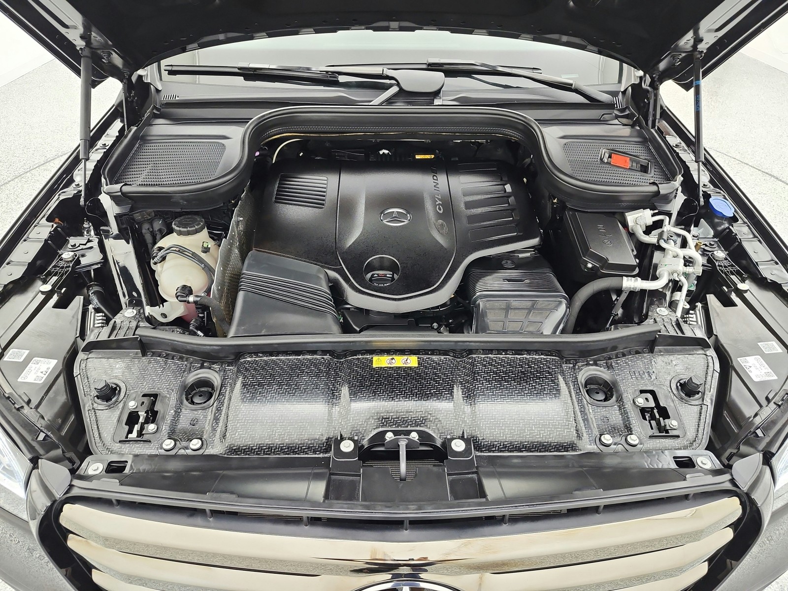 Certified Used 2024 Obsidian Black Metallic Mercedes-Benz GLS 450 image 18