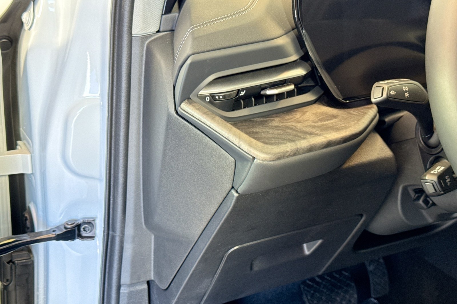 New 2025 Glacier White Metallic Audi Premium Plus 2.0 TFSI quattro image 10