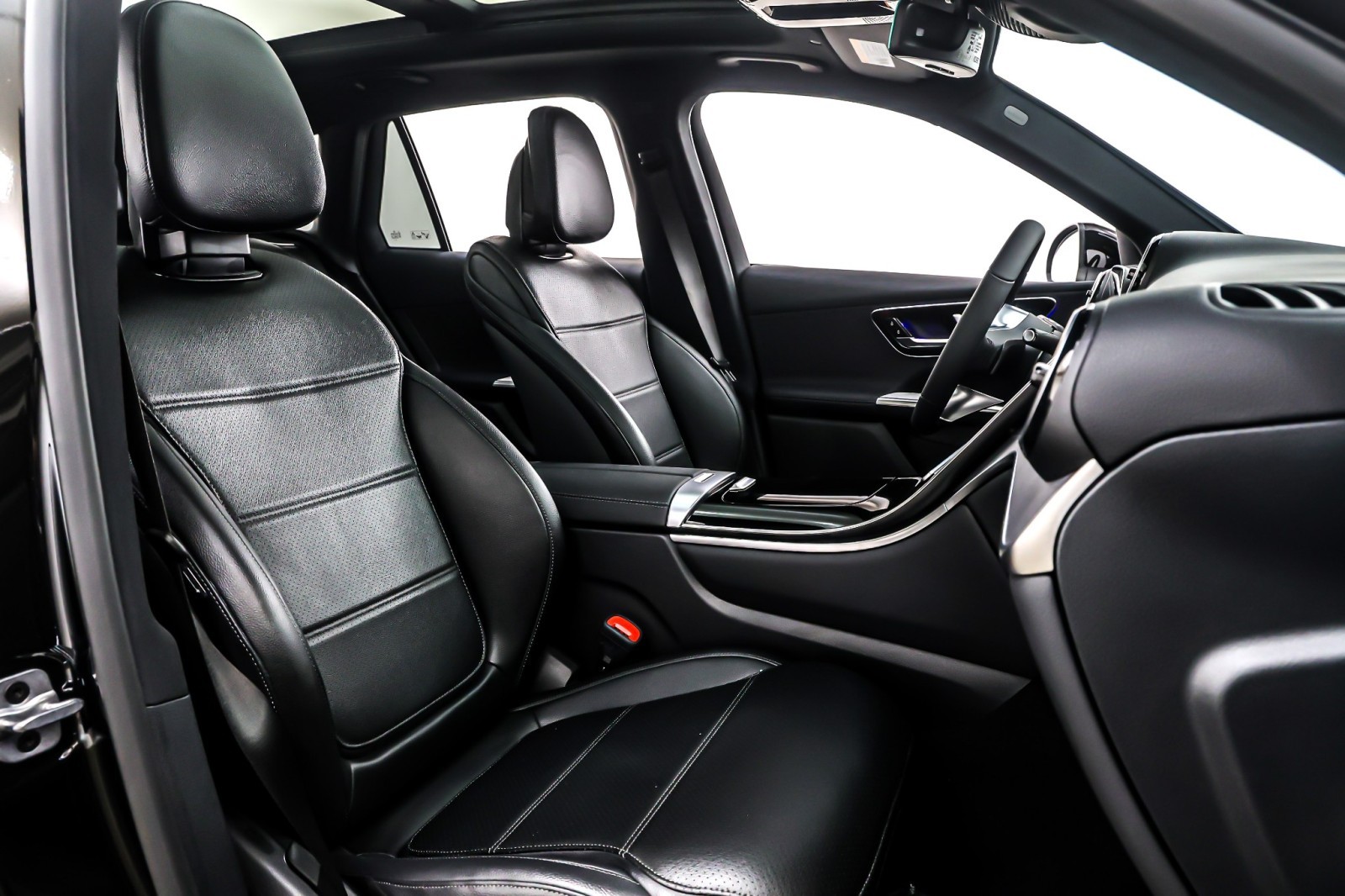 New 2026 Black Mercedes-Benz GLC 300 image 7