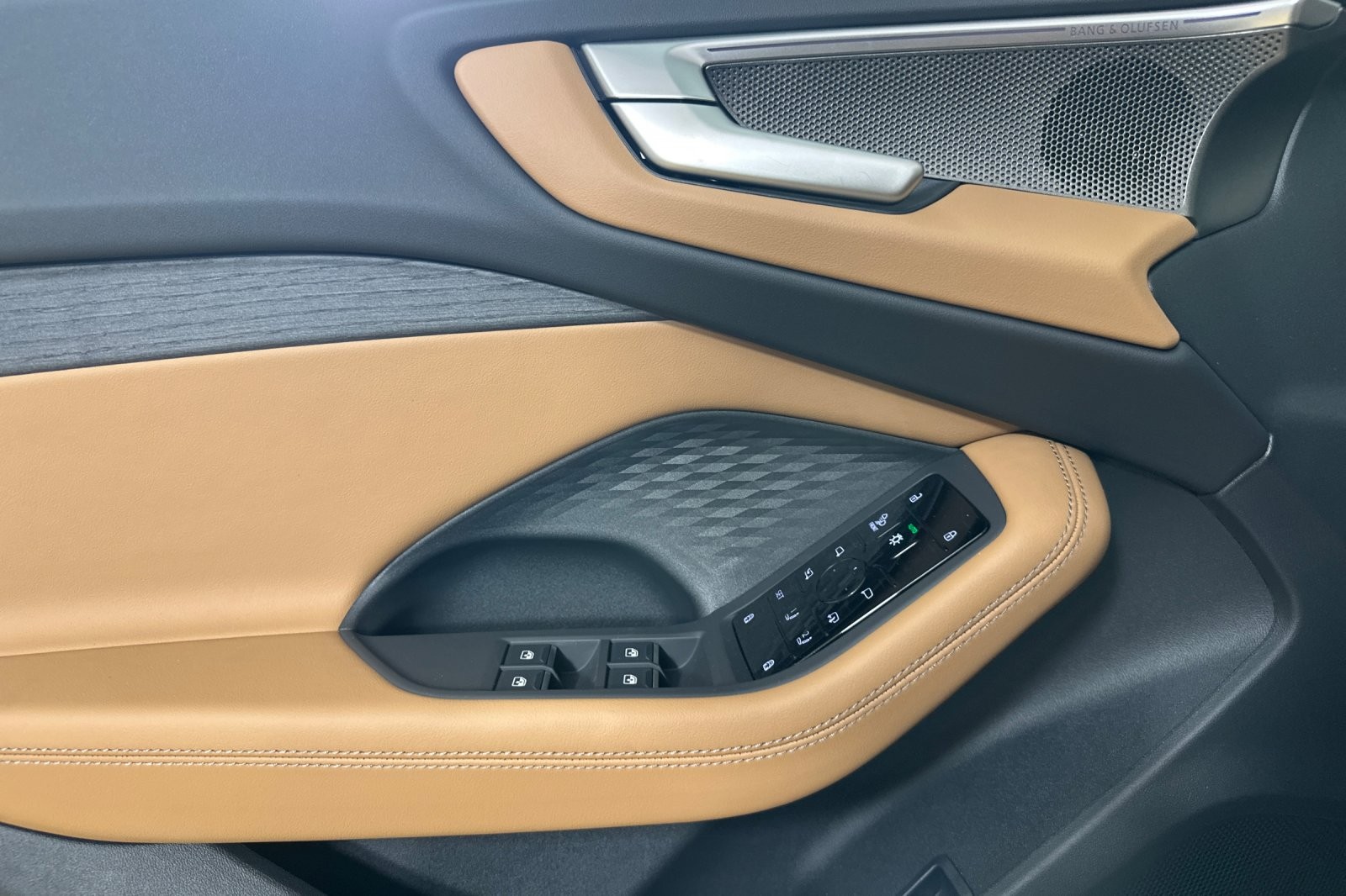 New 2026 Daytona Gray Pearl Effect Audi Premium Plus 2.0 TFSI quattro image 10