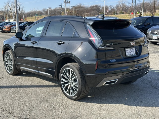 2024 Cadillac XT4 FWD Sport 5