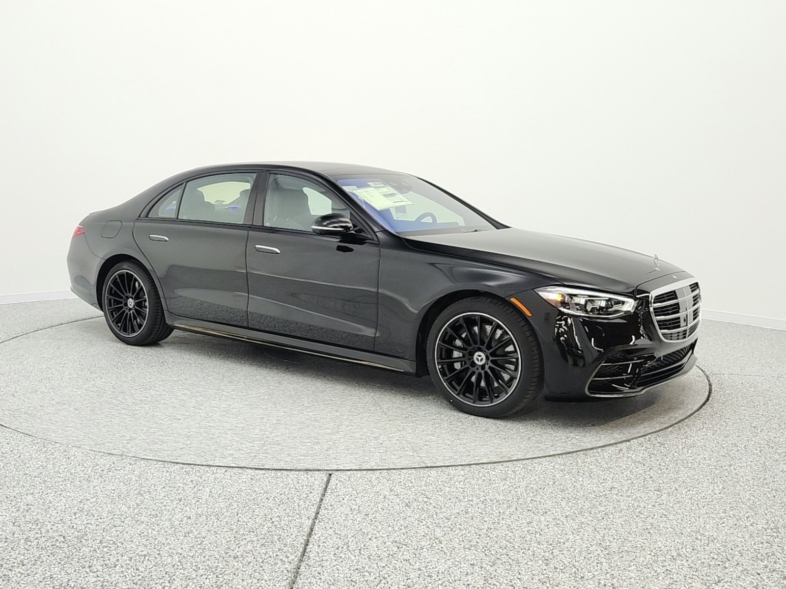 New 2026 Black Mercedes-Benz S 500 image 3