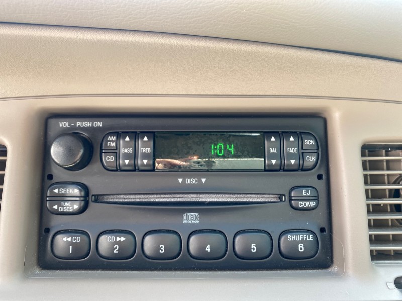 2005 Mercury Grand Marquis GS LOW MILES 49,348 in , 